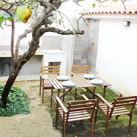 Garden House Apartment *